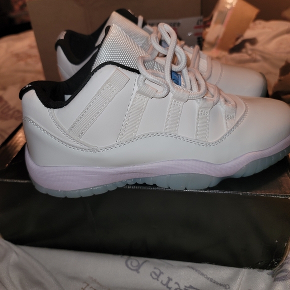Jordan 11 retro - Picture 2 of 4